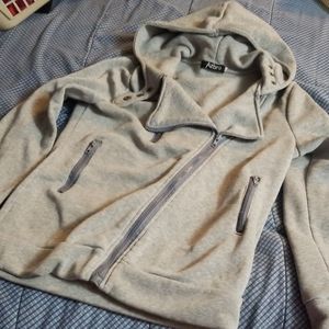 Gray diagonal zipper sweatshirt